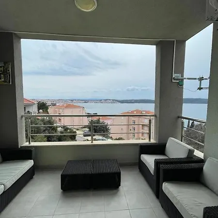 Daniela トロギール